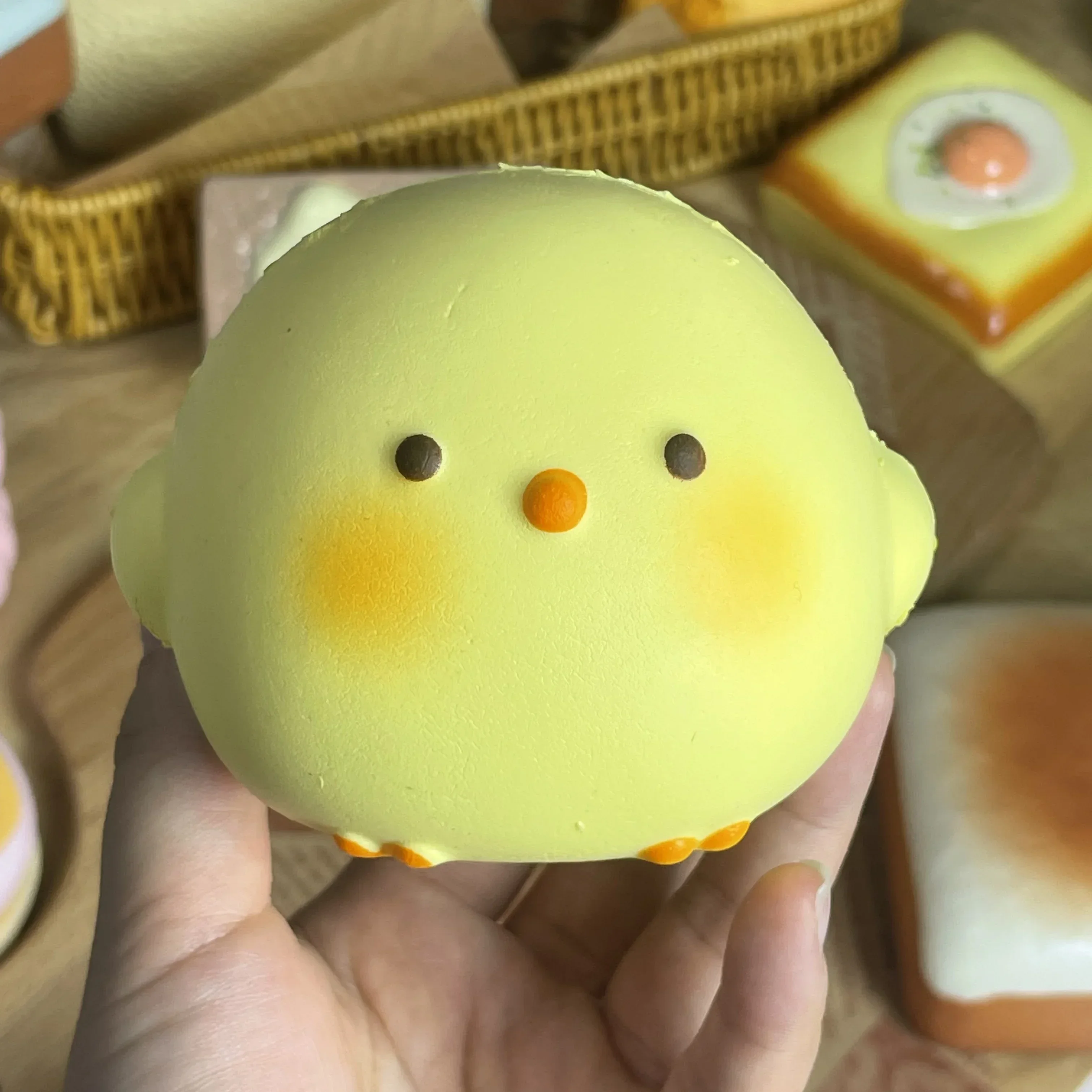 HOT! Cute Giant Chick Squishy  - Kids & Toys Expo Saudi Arabia ulasan dan harga